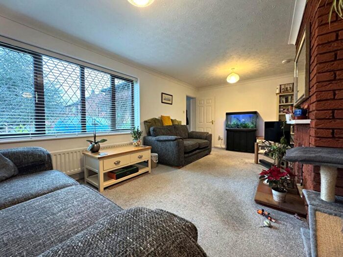 4 Bedroom Detached Bungalow For Sale In The Belfry, Stretton, Burton-on-Trent, DE13