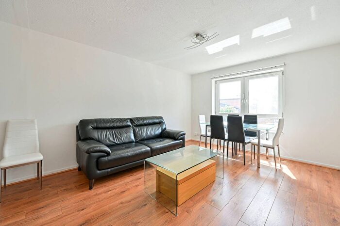 1 Bedroom Flat To Rent In Rodney Road, Elephant And Castle, London, SE17