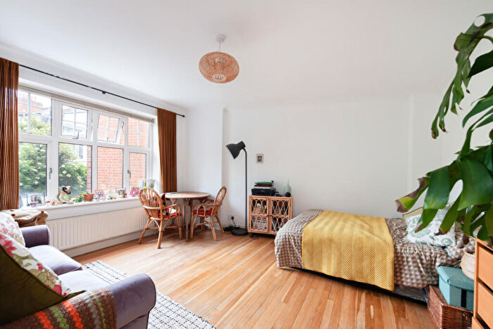 Apartment To Rent In Haverstock Hill, London, NW3