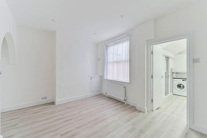 2 Bedroom Property To Rent In Northborough Road, Norbury, London, SW16