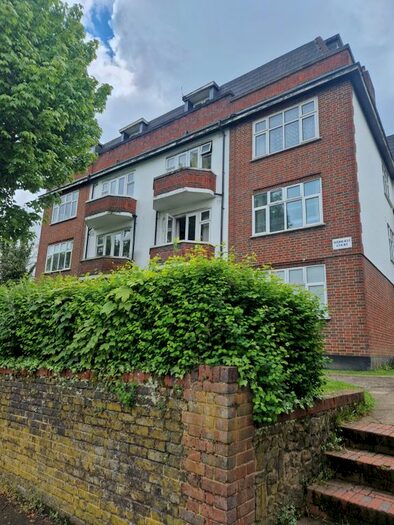 2 Bedroom Flat To Rent In Carshalton Road, Sutton, SM1