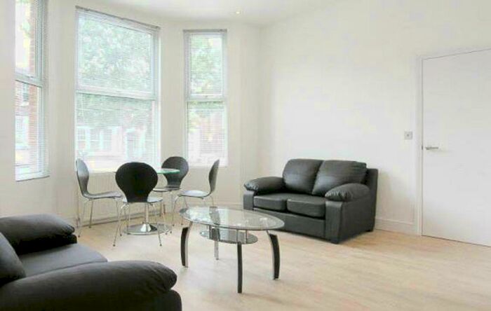 2 Bedroom Flat To Rent In Minster Road, West Hampstead, London, NW2