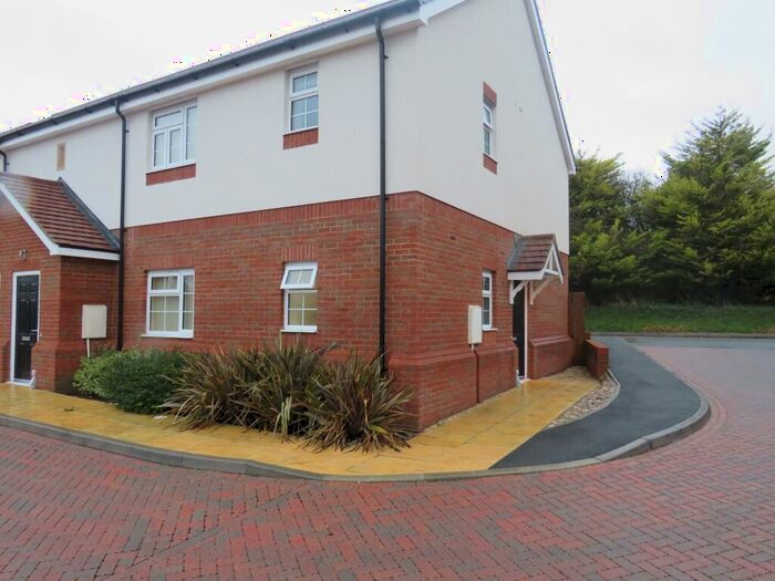 2 Bedroom Maisonette To Rent In Millstone Way, Harpenden, AL5