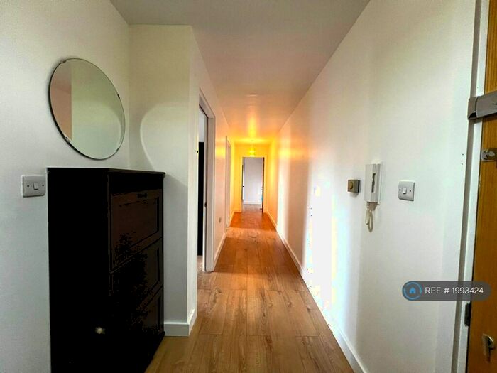 2 Bedroom Flat To Rent In Alexandra Avneue, Harrow, HA2