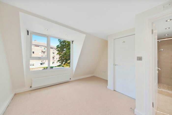 2 Bedroom Property To Rent In Augustus Road, London, SW19
