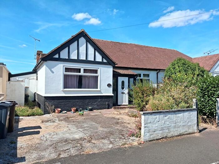 2 Bedroom Semi-Detached Bungalow For Sale In Clifton Avenue, Hanworth, TW13