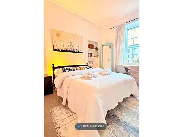 4 Bedroom Flat To Rent In Montague Street, Edinburgh, EH8