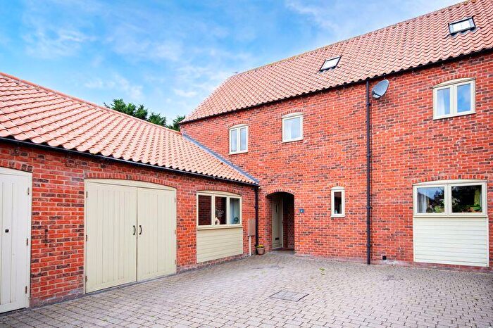 4 Bedroom Town House For Sale In The Crew Yard, Everton, DN10