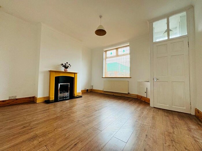 2 Bedroom End Of Terrace House To Rent In Memorial Road, Worsley, M28