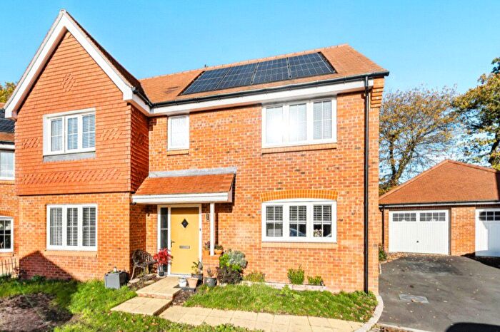 4 Bedroom Detached House For Sale In Buttercup Close, Ash, Surrey, GU12