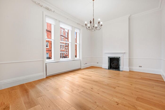 3 Bedroom Flat To Rent In Egerton Gardens, Knightsbridge, SW3