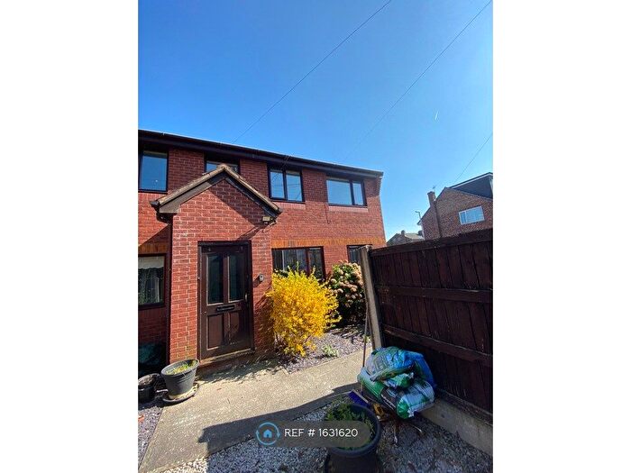 2 Bedroom Flat To Rent In Euston Grove, Prenton, CH43