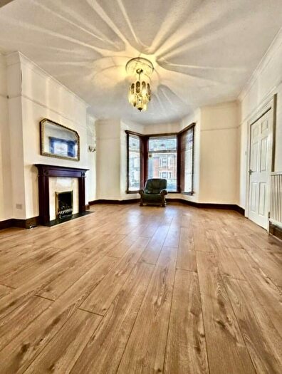 3 Bedroom Terraced House To Rent In Kingswood Road, Ilford, IG3