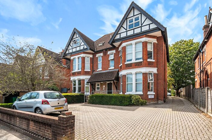 1 Bedroom Flat For Sale In Hill Lane, Southampton, Hampshire, SO15