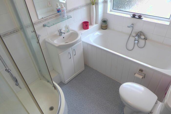 3 Bedroom Flat To Rent In Robinhood Close, Mitcham, Surrey CR4