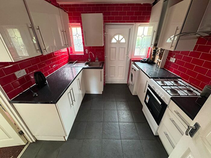 5 Bedroom Flat To Rent In Woolmore Street, London, E14