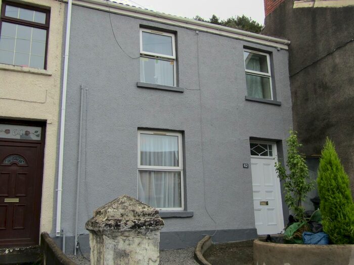 1 Bedroom Flat To Rent In Neath Road, Britton Ferry, SA11