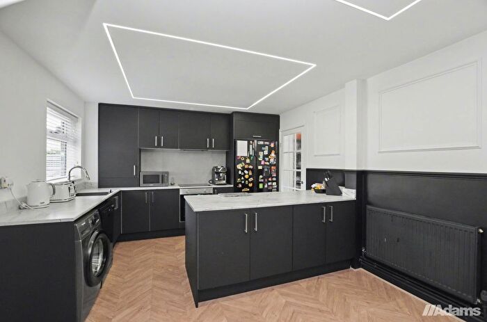 2 Bedroom Semi Detached House For Sale In Chiswick Close, Runcorn, WA7