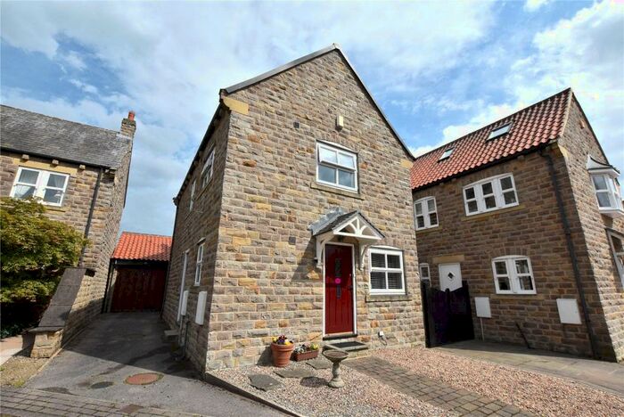 3 Bedroom Detached House To Rent In Maypole Mews, Barwick In Elmet, Leeds, LS15
