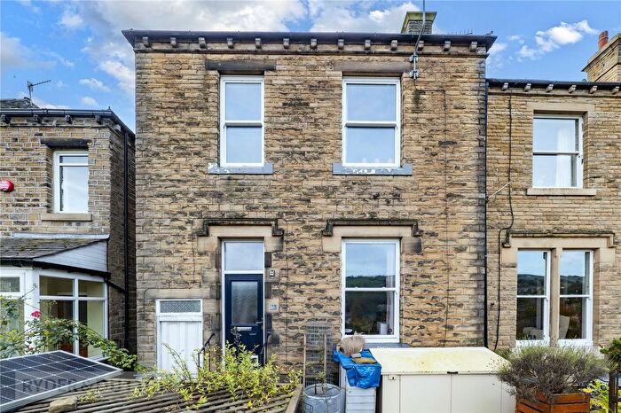 2 Bedroom End Terrace House For Sale In Manchester Road, Slaithwaite, Huddersfield, West Yorkshire, HD7
