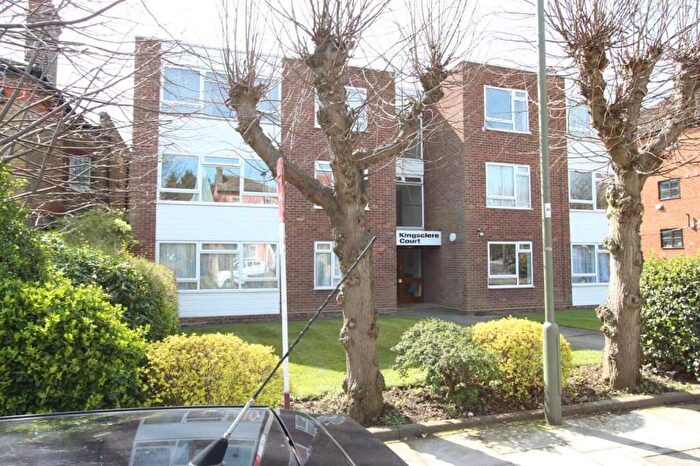 2 Bedroom Flat To Rent In Friern Park, London, N12