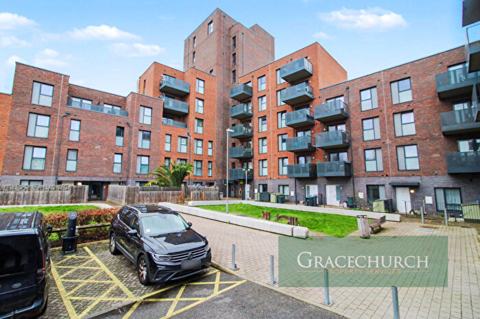 1 Bedroom Flat For Sale In Hammond Court, Watermill Lane, Edmonton, N18