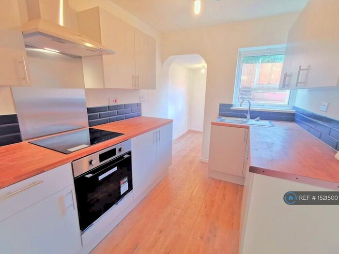 3 Bedroom Terraced House To Rent In Loftus Close, Birmingham, B29