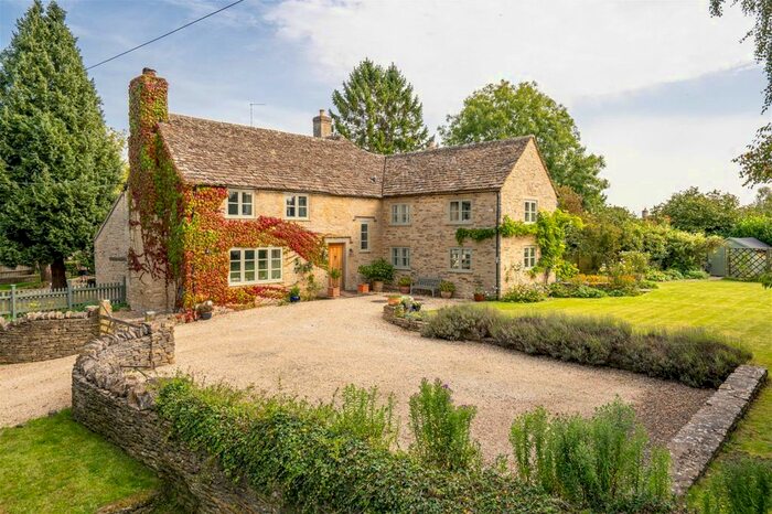 4 Bedroom Cottage For Sale In Eastcourt, Malmesbury, SN16