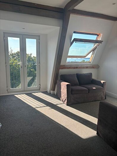 2 Bedroom Flat To Rent In Constitution Hill, Swansea, SA1