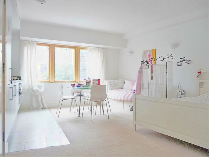 Studio To Rent In Stroudley Road - Modern Studio, BN1