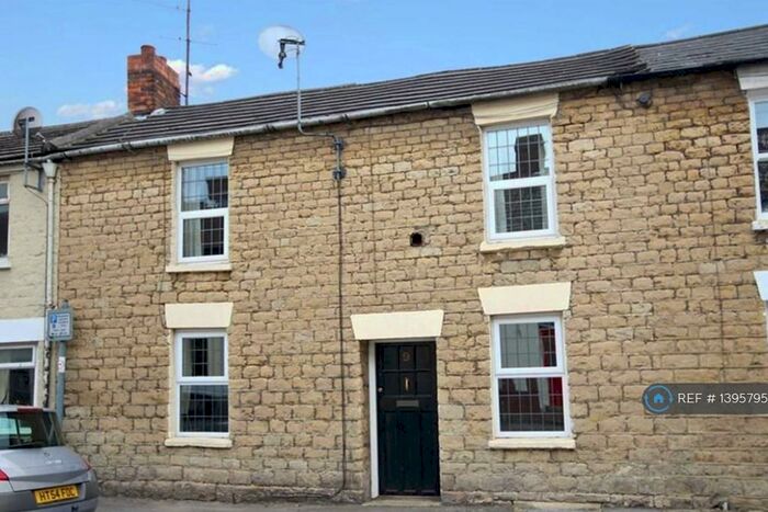 3 Bedroom Terraced House To Rent In North Street, Swindon, SN1