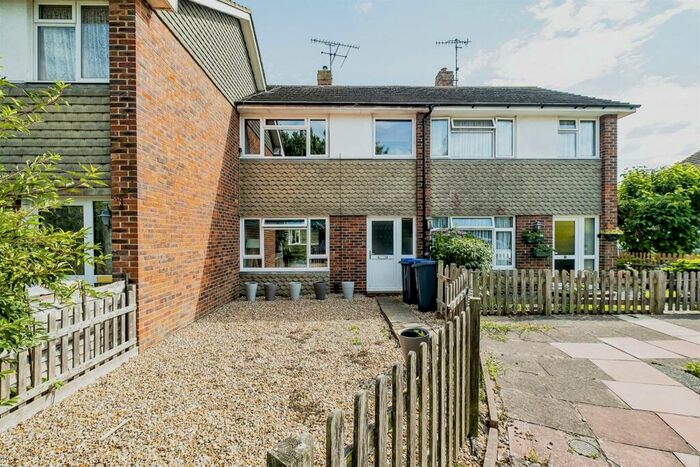 3 Bedroom House To Rent In Barn Close, Worthing, BN13