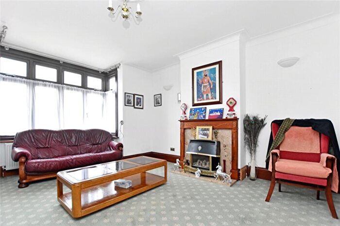 5 Bedroom Semi-Detached House For Sale In Brampton Road, Bexleyheath, DA7