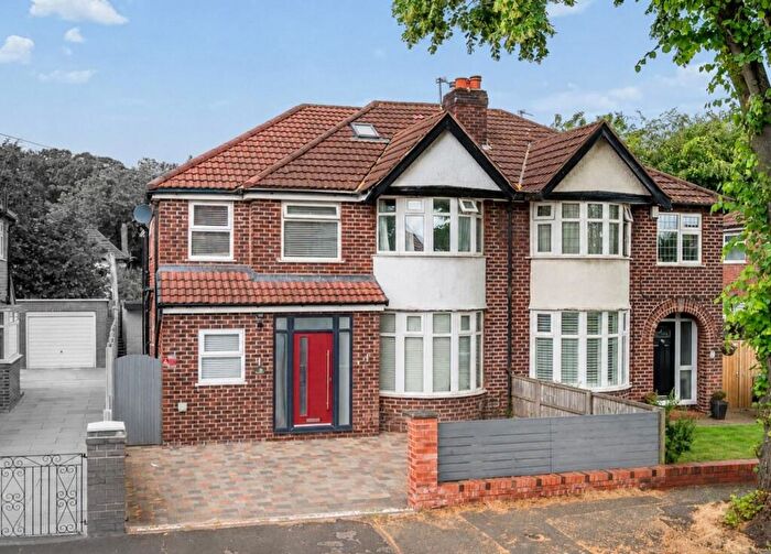 5 Bedroom Semi Detached House For Sale In Langdale Road, Sale, M33