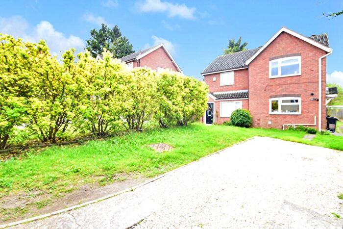 2 Bedroom Semi Detached House For Sale In Colchester Close, Wayfield, Chatham, ME5