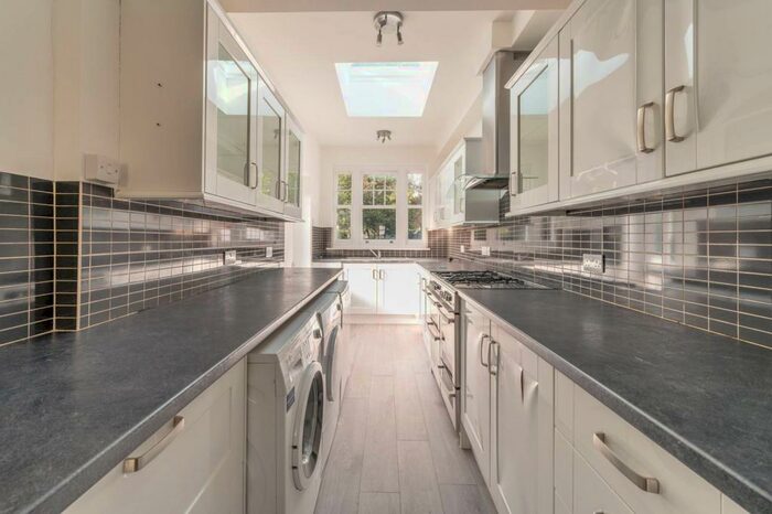 5 Bedroom Semi-Detached House To Rent In Poplar Grove, New Malden, KT3