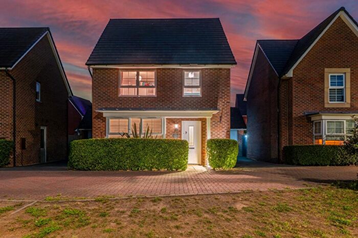4 Bedroom Detached House For Sale In Arbour Way, Nuneaton, CV10