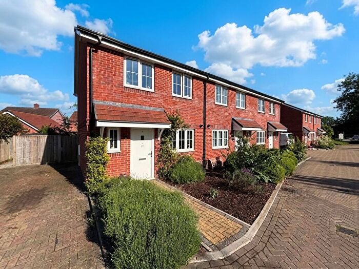 3 Bedroom Detached House For Sale In Augustus Avenue, Fordingbridge, SP6