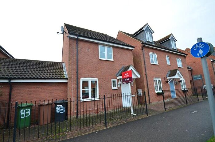 3 Bedroom Link Detached House To Rent In Vale Drive, Hampton Vale, Peterborough, PE7