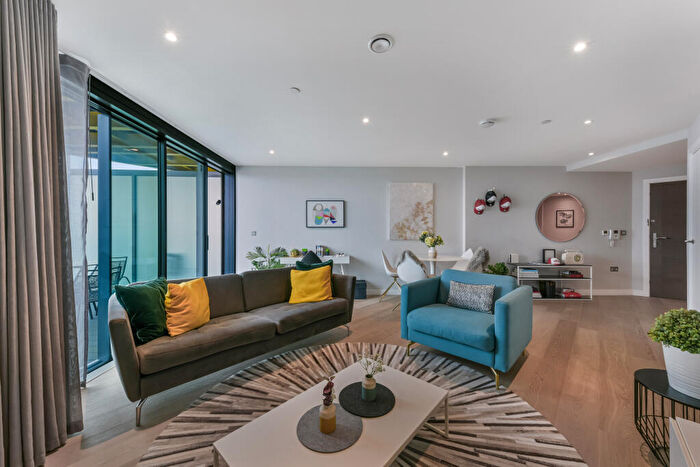 1 Bedroom Apartment To Rent In Uncle Elephant And Castle, Churchyard Row, SE11