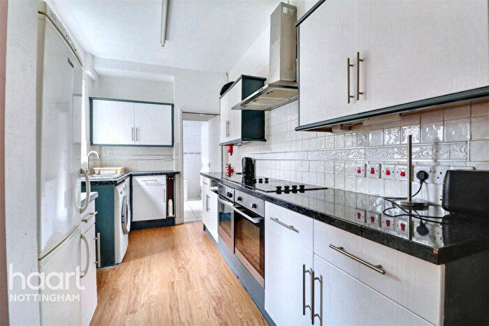 6 Bedroom Terraced House To Rent In Watkin Street, Nottingham, NG3
