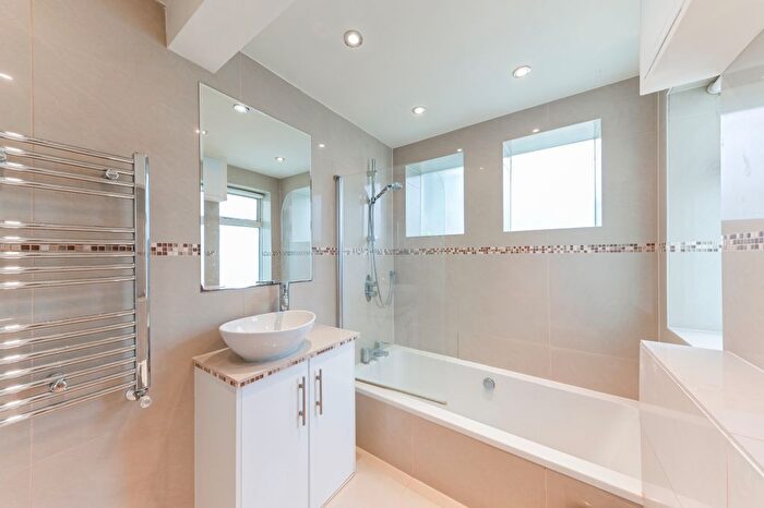 1 Bedroom Maisonette To Rent In Oakley Street, London, SW3