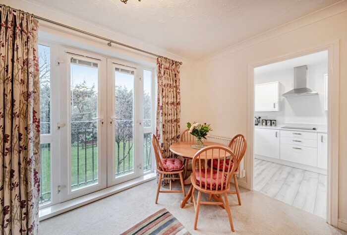 2 Bedroom Flat For Sale In Lansdown Road, Cheltenham, Gloucestershire, GL51