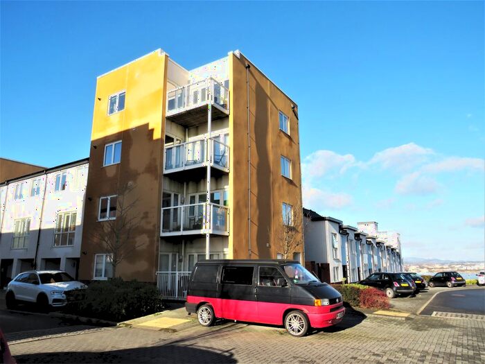2 Bedroom Flat To Rent In Pearse Close, Penarth, CF64