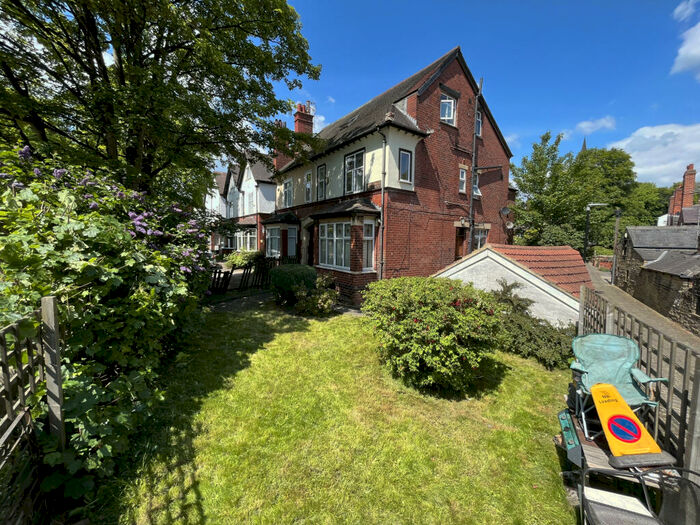 7 Bedroom Semi-Detached House To Rent In St. Michaels Villas, Leeds, LS6