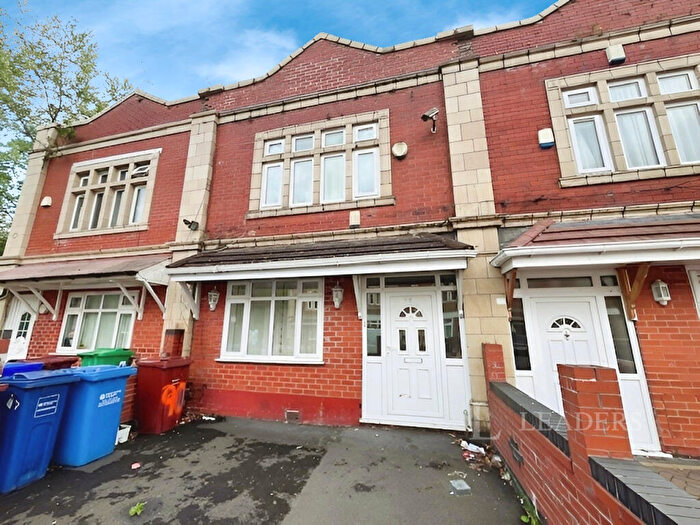 7 Bedroom Town House To Rent In Kingswood Road, Manchester, M14