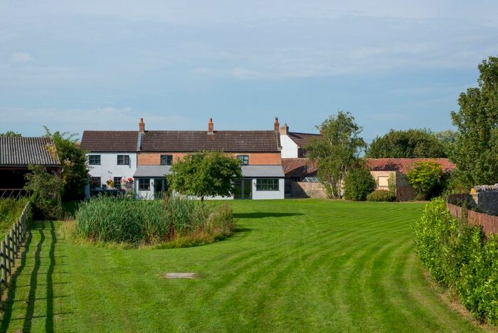 6 Bedroom Detached House For Sale In Watchfield, Highbridge TA9