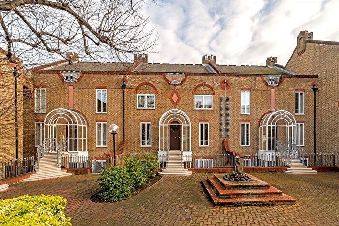 1 Bedroom Flat To Rent In Oxford Road, Ealing, W5