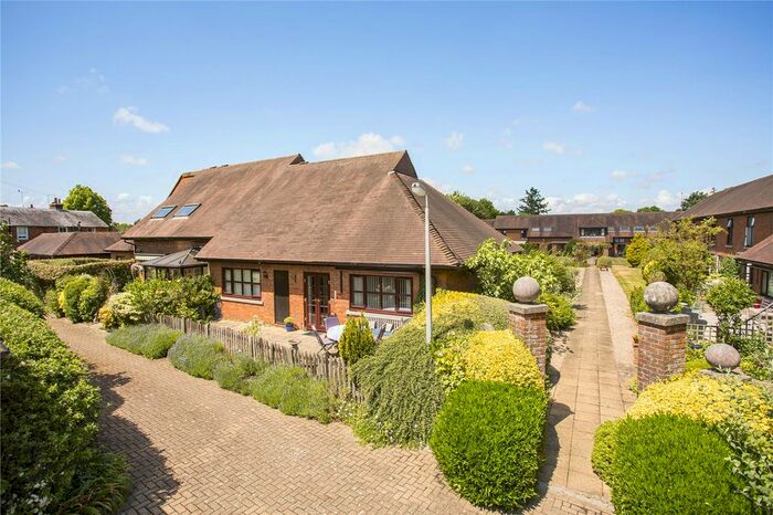 2 Bedroom Bungalow For Sale In Home Farm Court, Frant, TN3