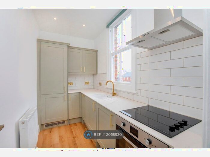 1 Bedroom Flat To Rent In Bootham Crescent, York, YO30